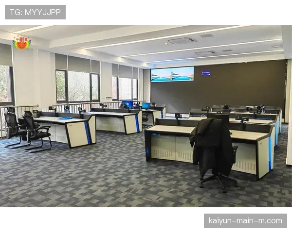 马扎中场组织调度有序 勒沃库森攻防转换关键枢纽